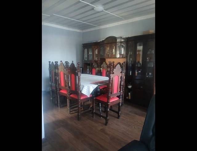 3 BEDROOM HOUSE FOR SALE IN SIMUNYE